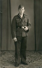 Photo PK, WW2. AR 72. Wst. Comp.: Recruit in going out uniform (MB)21208