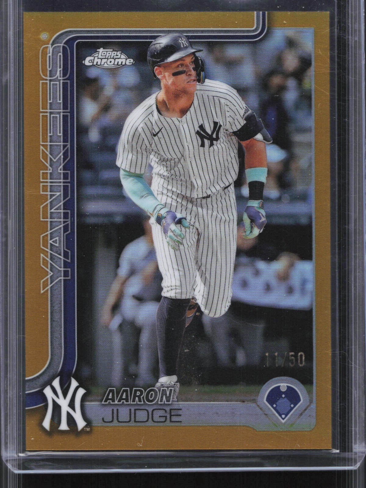 2025 Topps Chrome Aaron Judge #99 True Gold Refractor /50 Yankees 