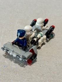 LEGO STARWARS: First Order Transport Speeders & Dessert escape (75116) (75174)