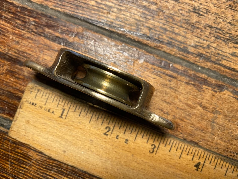 PIE/MEJILLA DE BRONCE FUNDIDO BLOQUE ÚNICO 1 1/4" POLEA DE BRONCE LÍNEA MÁXIMA 1/4" (3 DISPONIBLES) Foto 3 de 4