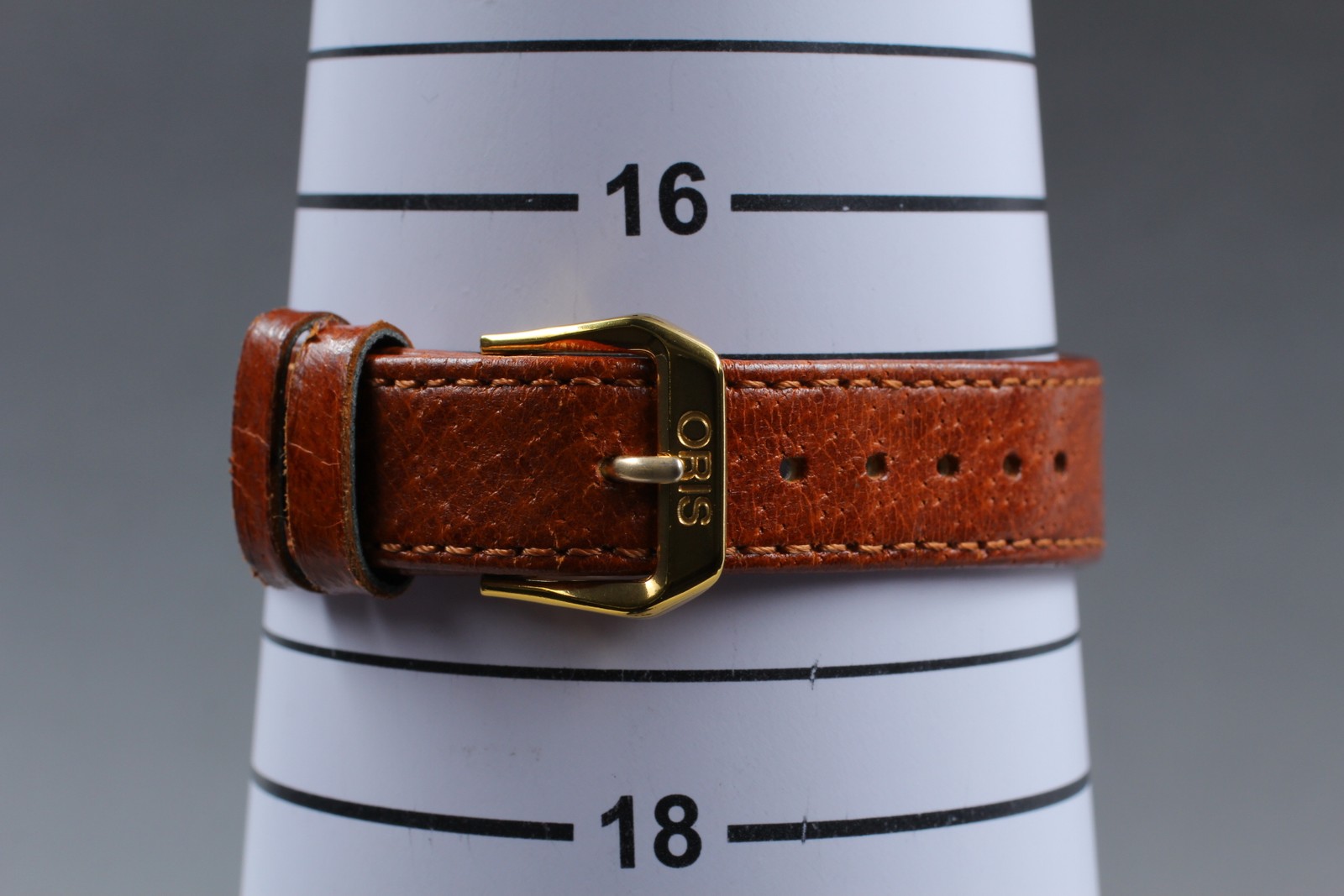 Near MINT ORIS Rectangular B7460 Pointer Date Gol… - image 11