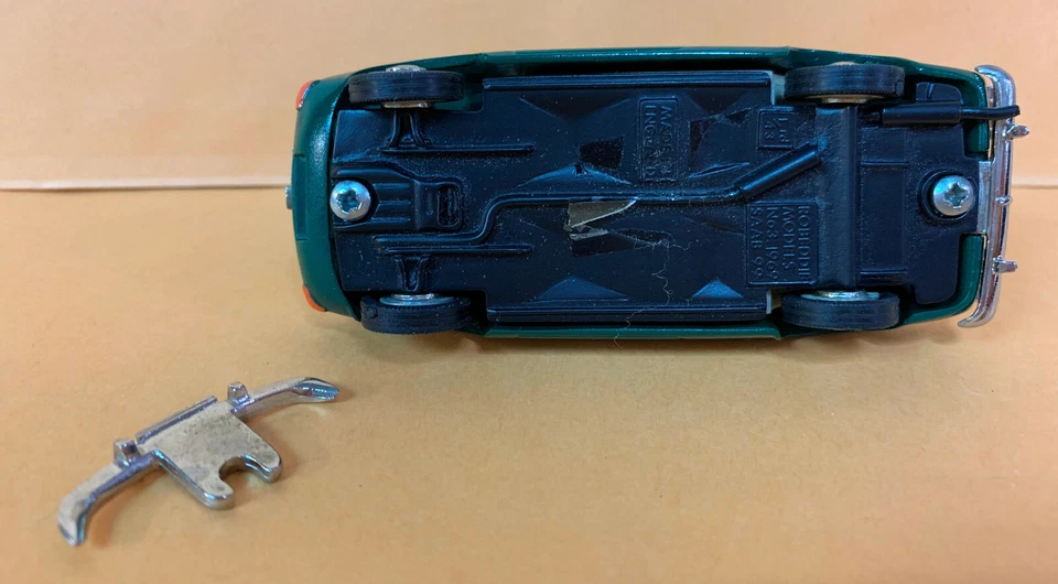 92270 ROBEDDIE MODELS 1/43 - nr 3 - Saab 99 - 1969 Verde - Immagine 4 di 4