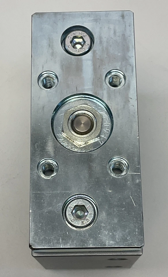 Festo DFM-32-25-P-A-KF управляемый пневматический цилиндр диаметр 32 мм, ход 25 мм 170930 - Изображение 3 из 4