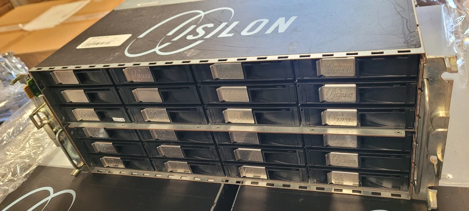 EMC Isilon X410 NAS Storage System w/36 Trays,128GB RAM,+OS,2x 80GB MSATA boot - Image 2 of 4