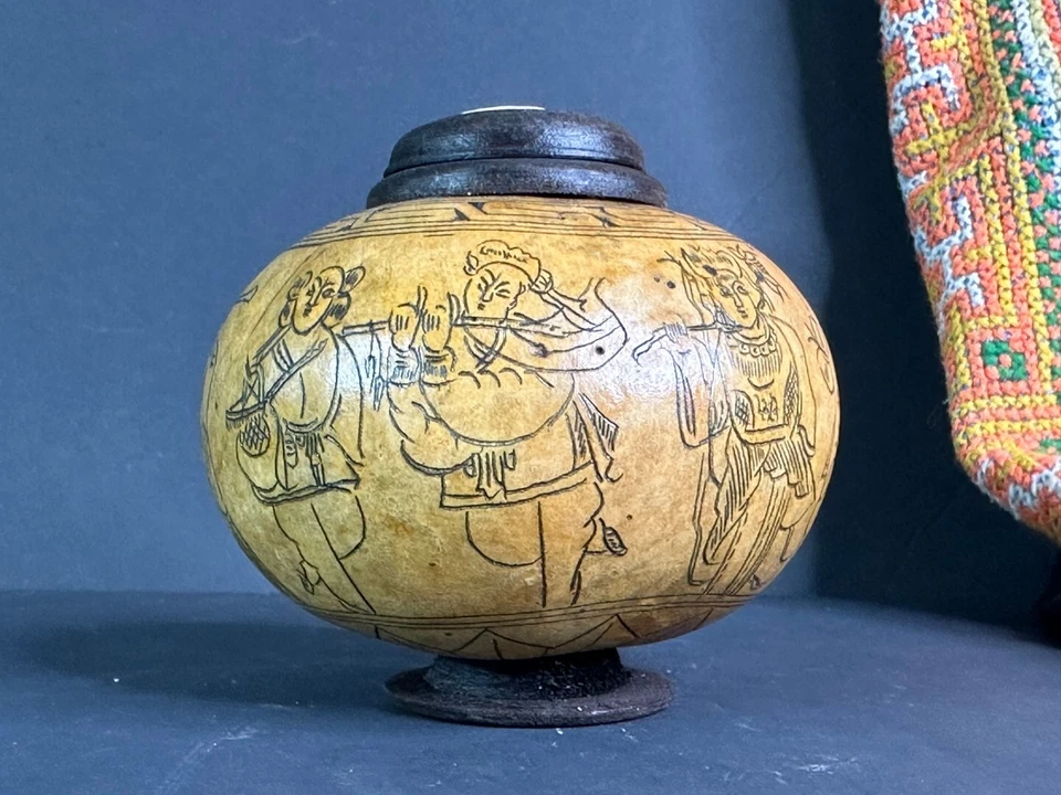 Old Chinese Cricket Holder with Carved Figures …beautiful collection and display - image 4 of 4