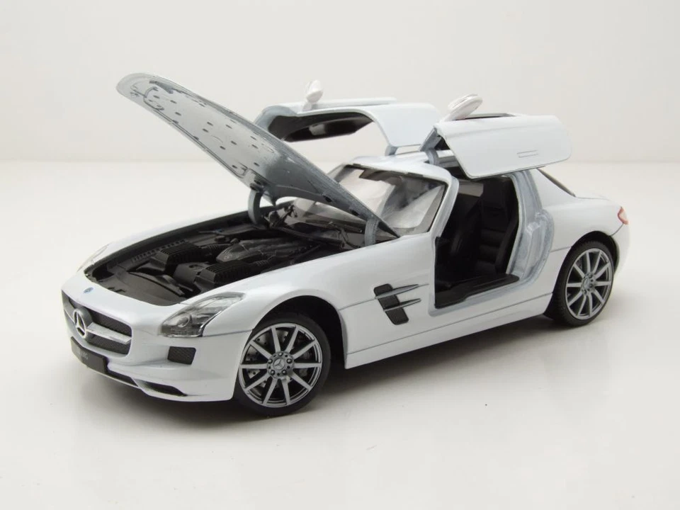 Mercedes SLS AMG C197 Blanco Modelo De Coche 1:24 Welly - Imagen 4 de 4