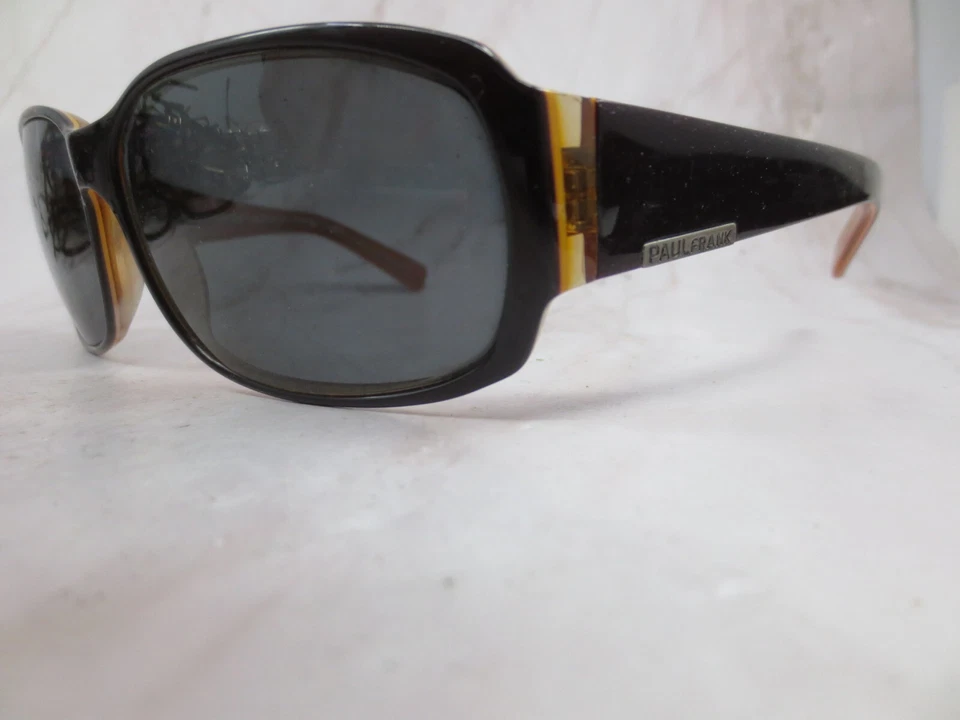 Gafas de sol Paul Frank con montura para mujer de plástico negro mate borde completo de gran tamaño Foto 2 de 4