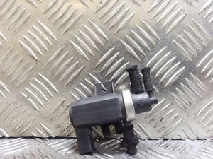 Volkswagen Golf IV 2000 Diesel 81kW Turbolader Druckwandler Magnetventil