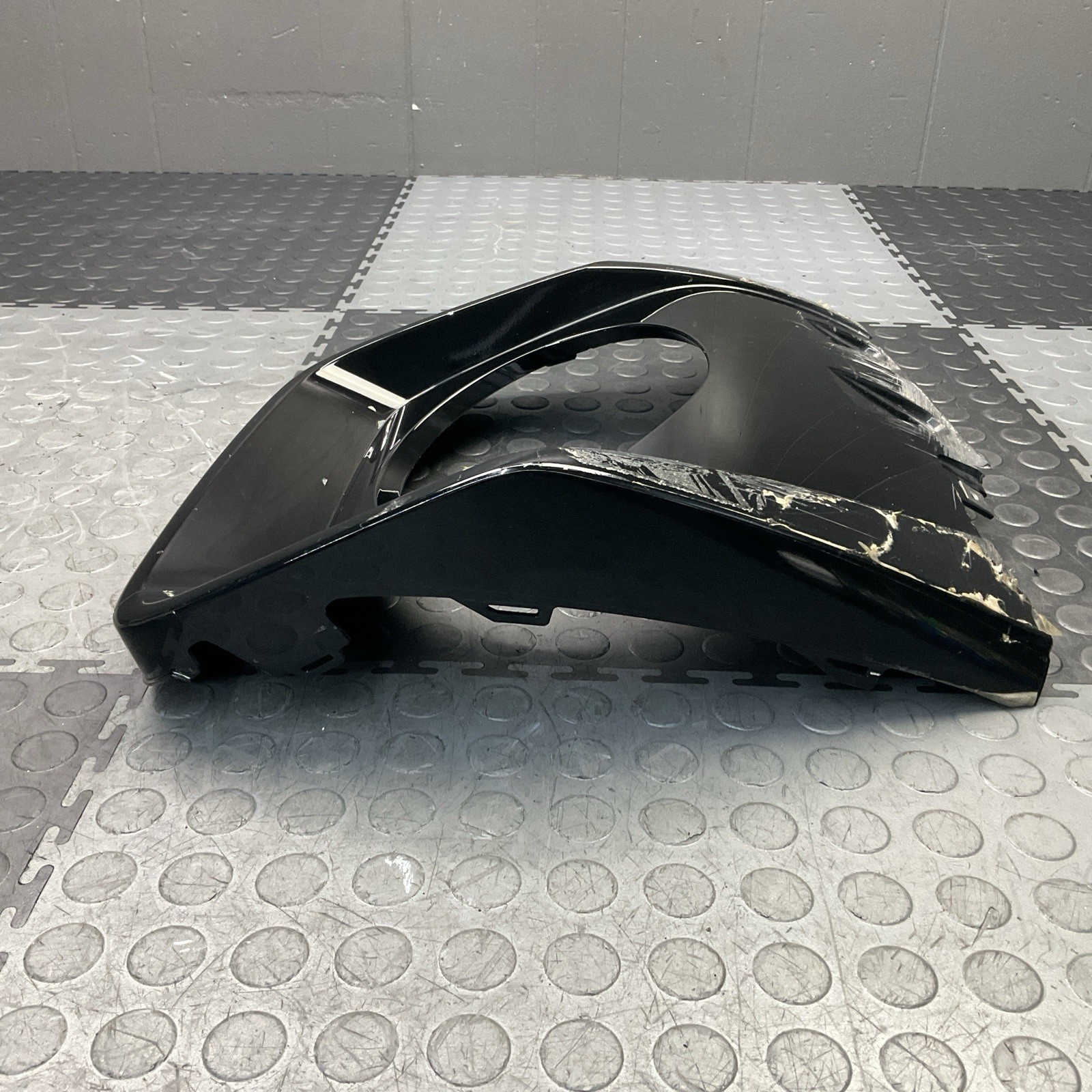 2016-2018 Audi R8 Rear Right Lower Bumper Diffuser Trim Panel Molding Cover OEM