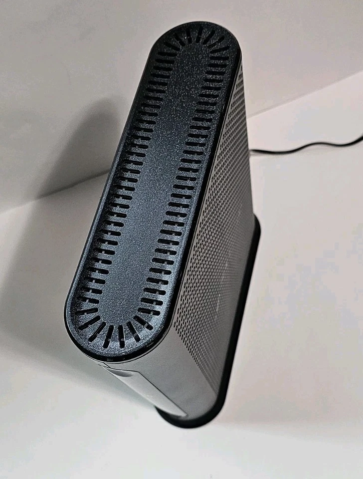 Motorola MG7540 16x4 DOCSIS 2.0 Cable Modem PLUS AC1600 Dual Band WiFi Router - Image 4 of 4