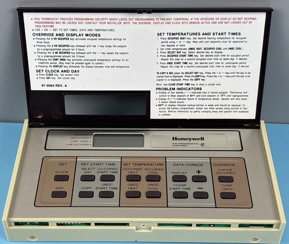 New NOS HONEYWELL T7300A 1005 Commercial Single Zone Thermostat. 24VAC - Image 4 of 4