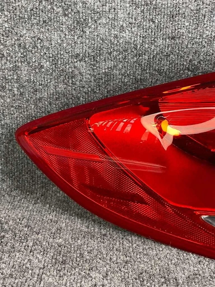 2012-2014 Hyundai Veloster OEM Left Driver Rear Tail Light Lamp 92401-2V010 💡 - Image 2 of 4