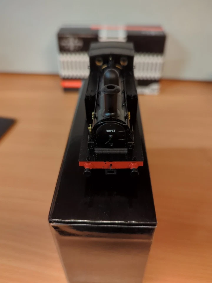 KERNOW MRC K2106 BR 0-4-4 ADAMS CLASS O2 LOCOMOTIVE 30193 - Image 2 of 4