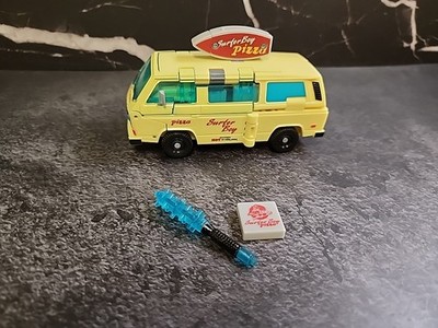 Hasbro Transformers Stranger Things Surfer Boy Pizza Code Red