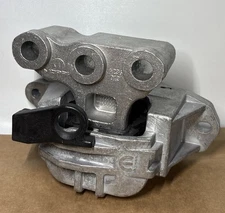 Mopar 68301999AA Engine Mount Isolator 2015-2017 Ram ProMaster City thumbnail 2