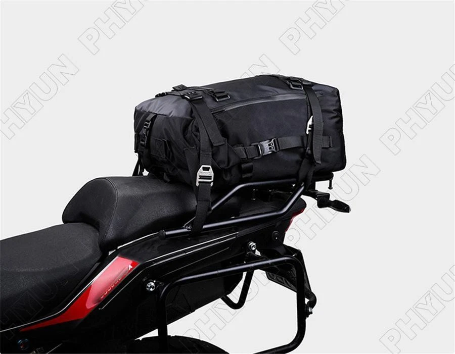 Bolsa trasera para moto scooter 10L con correas universal impermeable Foto 4 de 4