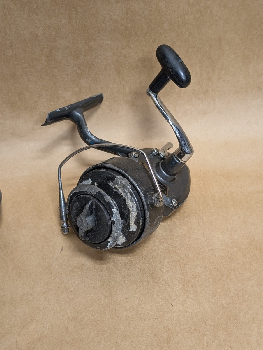 2 VINTAGE KARMANN 41 SPINNING FISHING REELS One Looks New Old