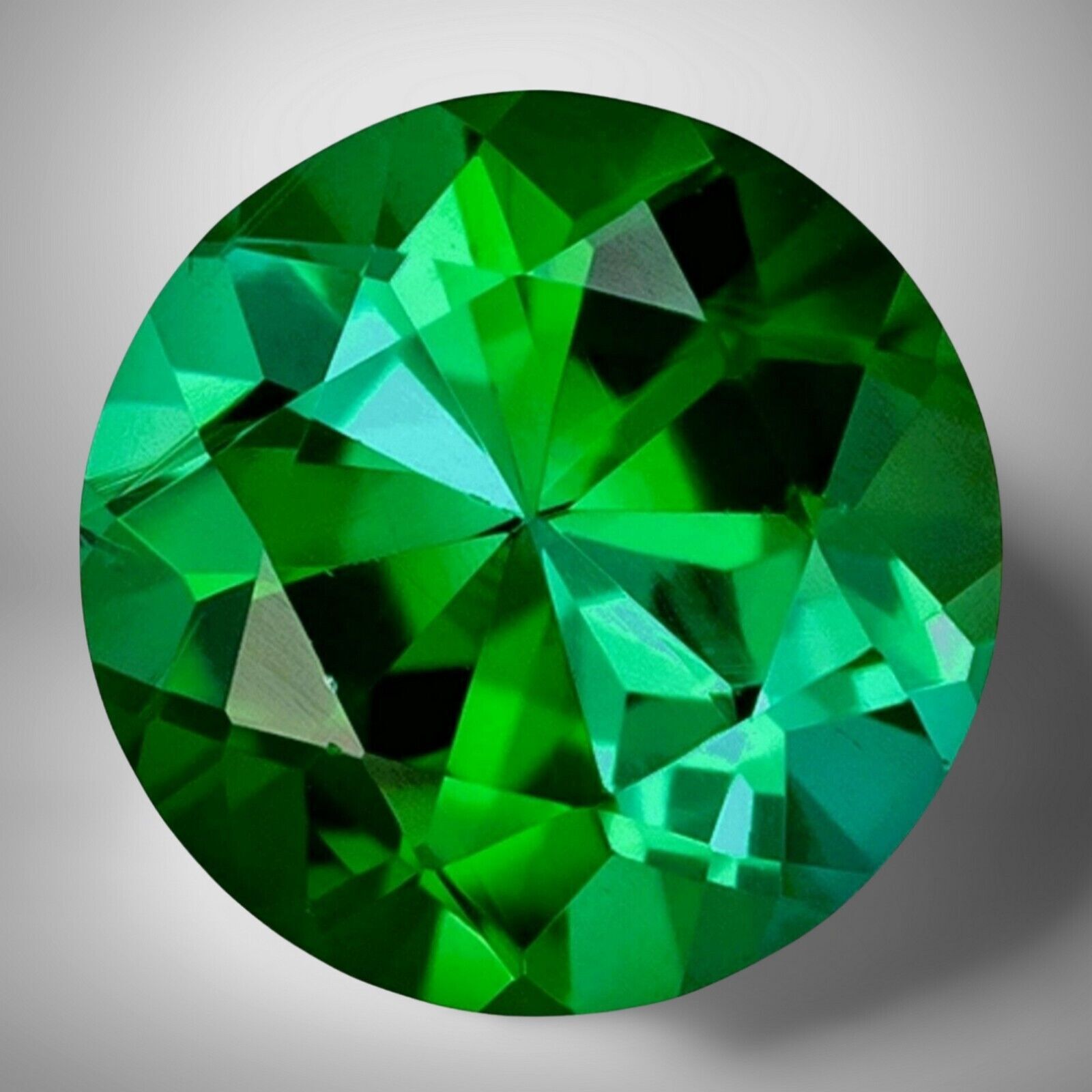 Green Tourmaline Round Cut Gemstone 6 Cts - 13 mm VVS Precious Jewelry Gem