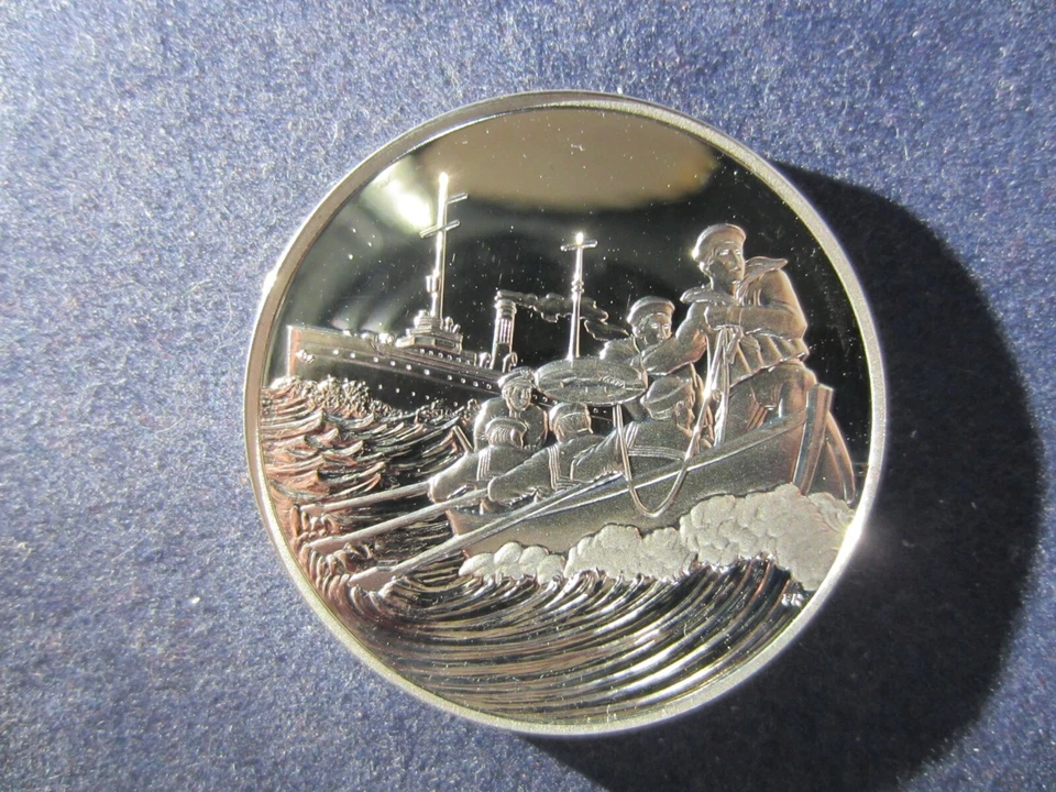 2018-P&D WWI PROOF SILVER DOLLAR & COAST GUARD MEDAL SET 1.5 TROY OUNCE - Image 4 of 4