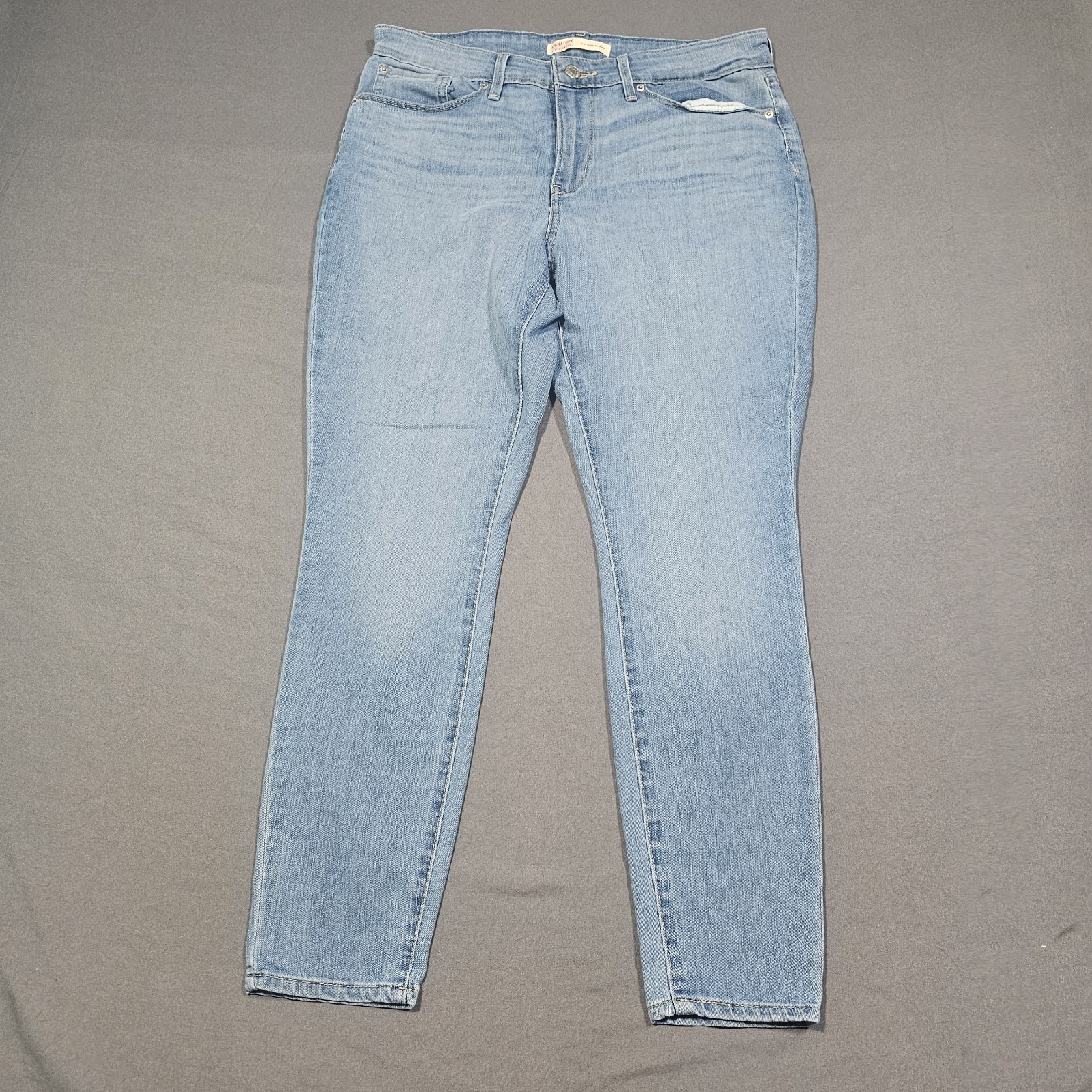 Signature Levi Strauss Womens Mid Rise Skinny Denim Blue Jeans 12S W31 L28 thumbnail 2