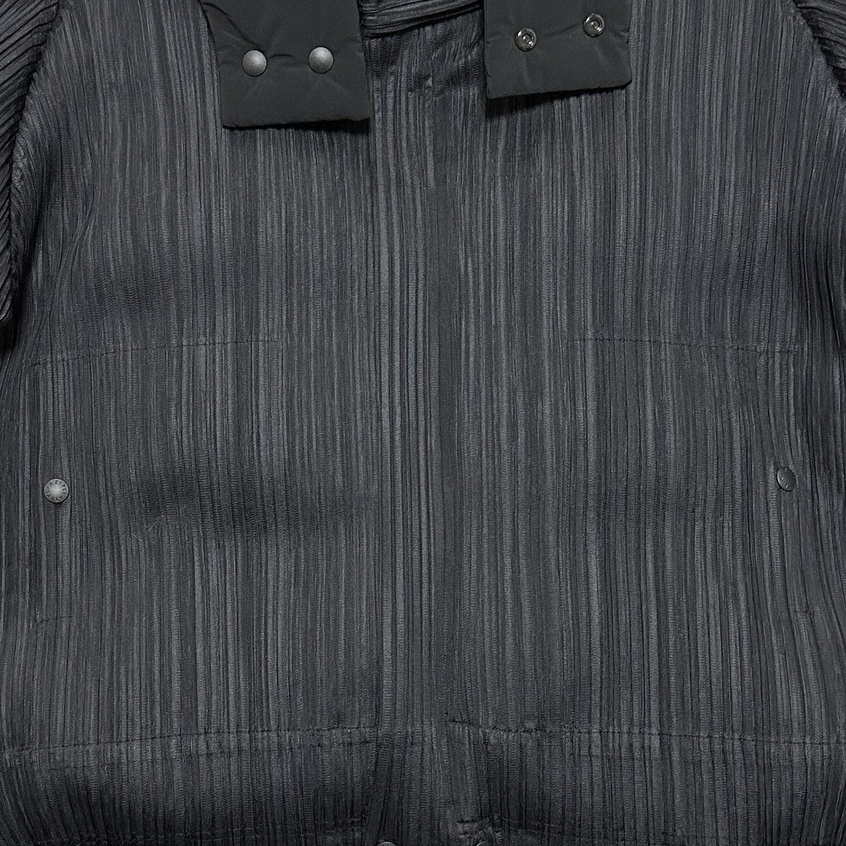 PLEATS PLISSE ISSEY MIYAKE リバーシブルダウン PLEATS PLEASE ISSEY MIYAKE Fall Winter 2019 Reversible Down