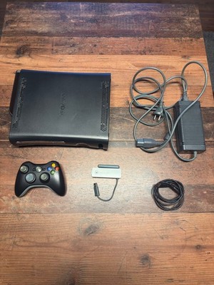 Microsoft Xbox 360 Elite 120GB Spielekonsole - Schwarz