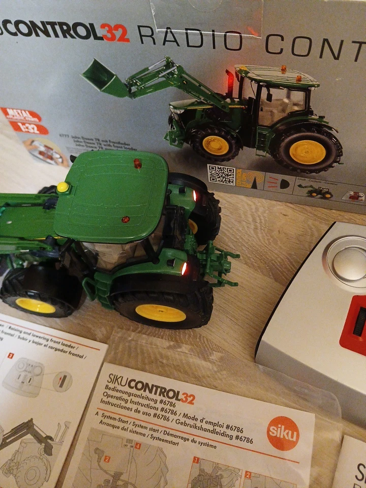 Siku Control 1:32 John Deere 7280R mit Bedienungsanleitung und OVP Neuwertig - Bild 2 von 4