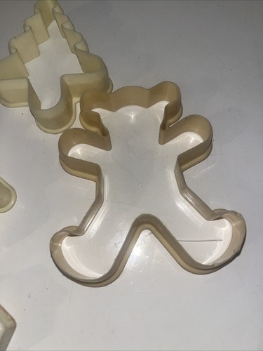 Vintage Cookie Cutter Moulds Teddy Christmas Tree Gingerbread Man And Woman - Picture 2 of 7