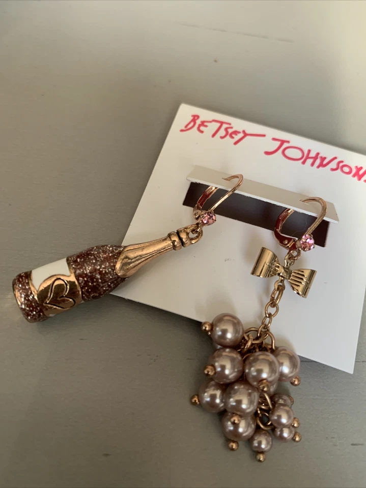 Betsey Johnson Grapes Wine Champagne Bottle Mismatched Drop Pierced Earrings NEW - Image 2 of 2