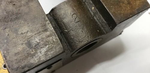 Kurt II PT400-1 4" Vise FRAME BODY PART with PT400-186 SPACER Included used - 第 4/8 張圖片