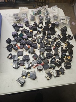 on/ off switches Lot of 104