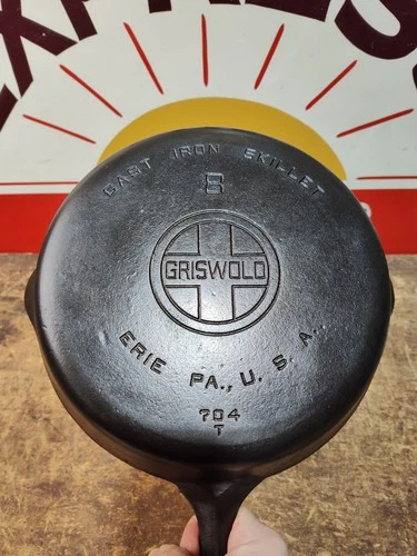 "Fully Restored" GRISWOLD #8 Cast Iron Skillet Pan Large Logo 704  Seasoned