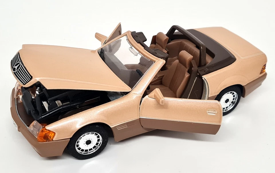 Majorette 1/24 - Mercedes Benz 500 SL Convertible Tan Diecast Scale Model Car - Image 3 of 4