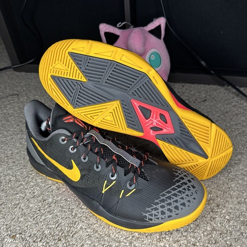 Nike Zoom Kobe Venomenom 4 "Kung-Fu" Sneakers 635578-005 Uomo Taglia 11 - Foto 3 di 8