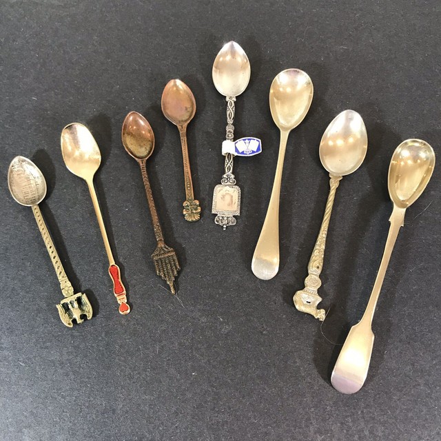 8 Vintage Collector Spoons Assorted Mt Vernon Copper Bronze Tone Silver
