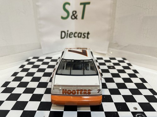 Alan Kulwicki #7 1/24 1992 1993 Hooters Ford Thunderbird Action Historical Serie - Picture 4 of 6