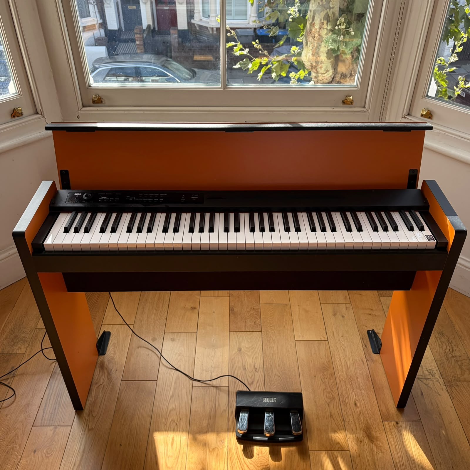 Korg LP-380 Slimline Electric Piano 2