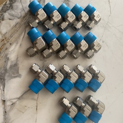 Lot Of 19  Ss-600-2-8