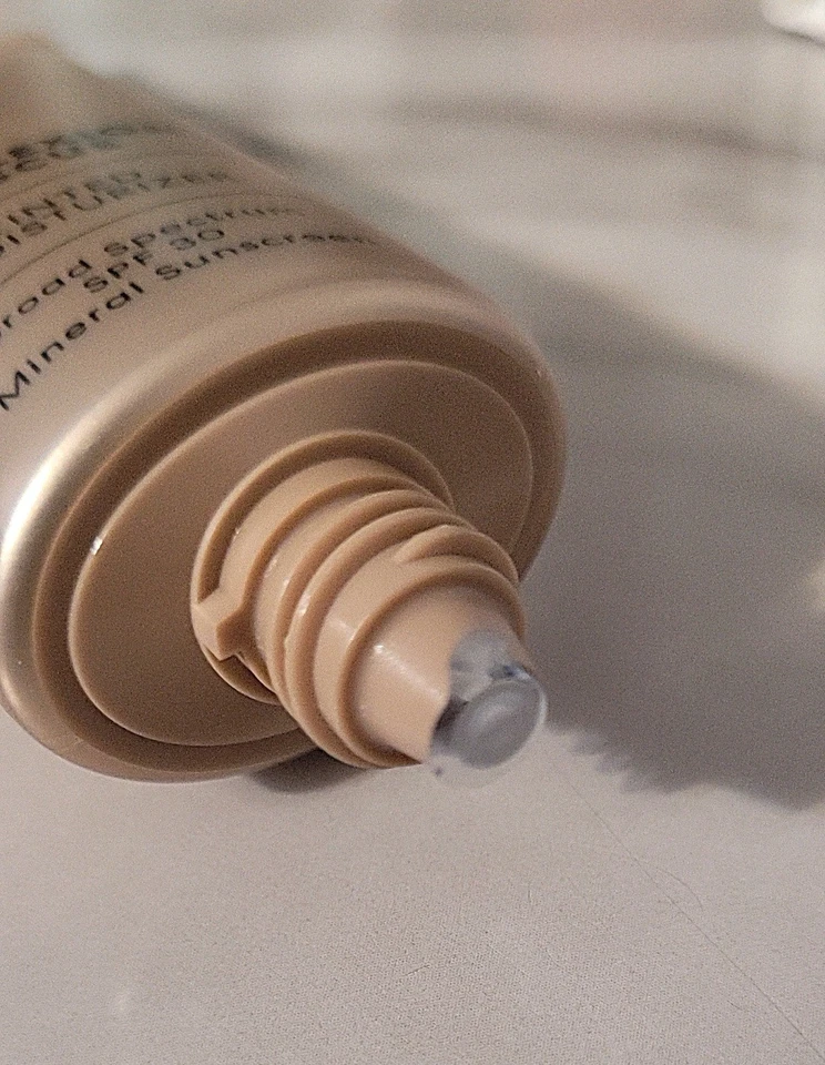 BareMinerals Complexion Rescue SPF 30 Hydrating GEL Cream - Image 4 of 4