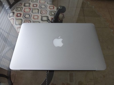 Apple MacBook Air 11 in 2013 Silver/Intel Core i5 1.3 GHz, 128 GB