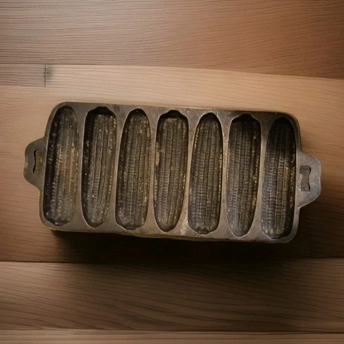 Antique 1920s Wagner Ware Jr. Krusty Korn Cast iron corn stick pan