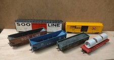 Vintage Lot of 6 HO Scale Train Railroad freight cars Rail cars Loose