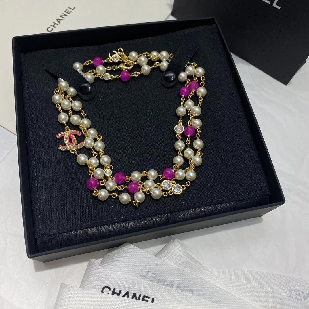 Collana maglione Chanel oro chiaro ferramenta smalto perle CCS catena con cristalli