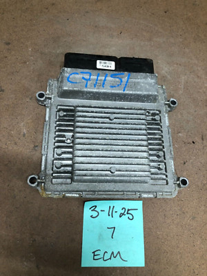 10-13 KIA SOUL Engine Control Module ECM Computer 39102-23820