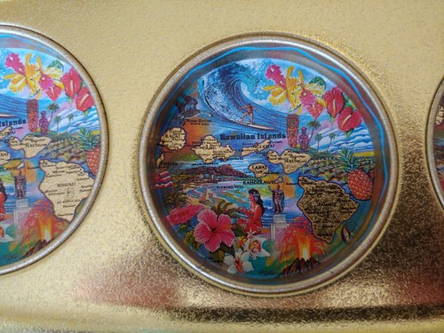 Vintage MCM goldtone metal Hawaii scenery souvenir drink tray colorful tourist - Picture 7 of 11