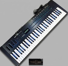 Yamaha V2 DX11 61-Key FM Synthesizer 4-Operator Aftertouch Original Box Japan