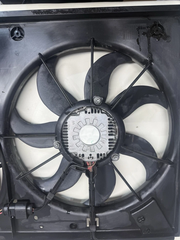 Оригинальный вентилятор охлаждения радиатора в сборе 2011-2018 VW Jetta Golf Passat Beetle Audi A3 - Изображение 3 из 4