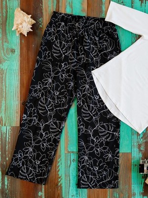 NWT - RIPSKIRT Beachcomber Pants in EBONY FLORAL - WOMENS MEDIUM 