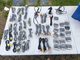 64 X Job Lot NES Sega Saturn Nes Dreamcast Megadrive AV Cables Brand New