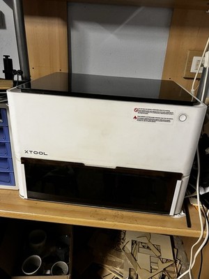 xTool M1 10 W Hybrid-Laser & Schneideplotter | mit viel Zubehöhr
